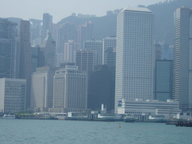 Le centre de Hong Kong en arrivant en Star Ferry
